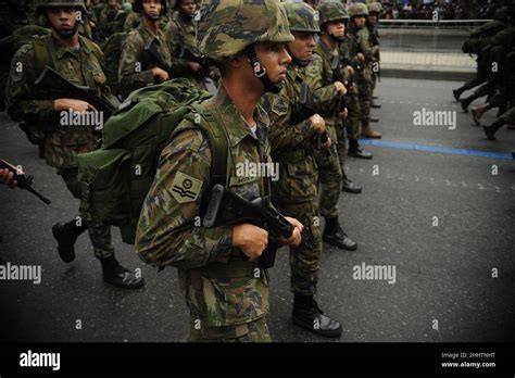 Desfile militar en el Día de la Independencia Tropas especiales de las