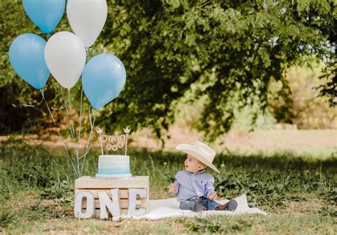 One year old photo shoot | First birthday pictures, 1st birthday ...