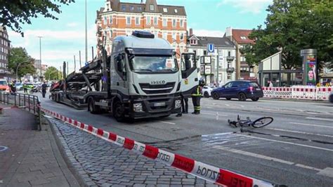 Radfahrerin Stirbt Nach Abbiegeunfall Mit Lkw In Hamburg NDR De