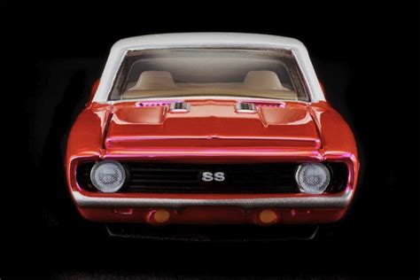Hot Wheels RLC Exclusive Chevy Camaro SS Spectraflame Pink October Exterior