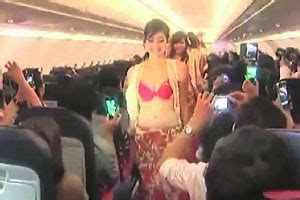 Vietnam Airline Fined For Bikini Show News Archive News The Indian