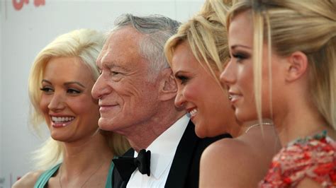 Playboy Chef Hugh Hefner Das sagt er zum Enthüllungsbuch von Holly Madison