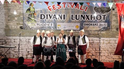 Divani lunxhiot në Gjirokastër këngë e valle popullore dhe panair me