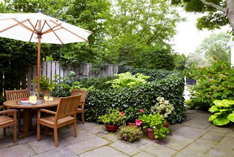 Beautiful Small Backyard Gardens - Amazing Backyard Ideas