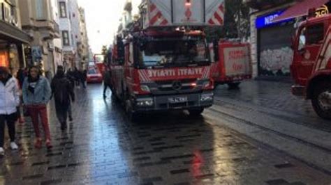 İstiklal Caddesi nde bir iş yerinde yangın