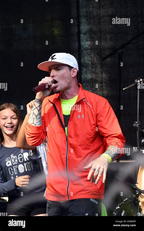 Vanilla Ice Rapper Hi Res Stock Photography And Images Alamy