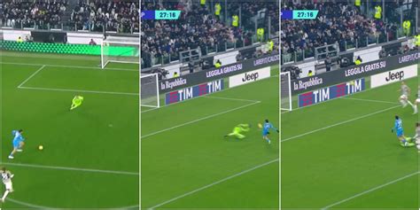 Juve Napoli Guarda Il Clamoroso Gol Sbagliato Da Kvaratskhelia