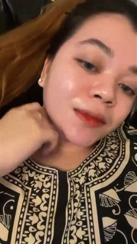 She Makes Me Horny Scrolller