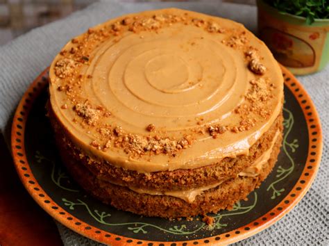 Bolo de nozes e café recheio e cobertura de Doce de leite