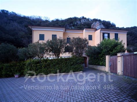 Sale Apartment Finale Ligure 2 Room Flat In Via Calice Excellent