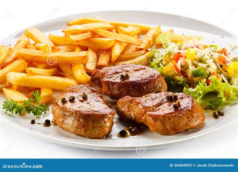 Gegrillte Steaks Und Pommes Frites Stockbild Bild Von Hintergrund