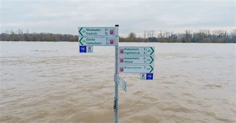 Hochwasser Am Rhein Geht Langsam Zur Ck Deutschland Und Weltweit