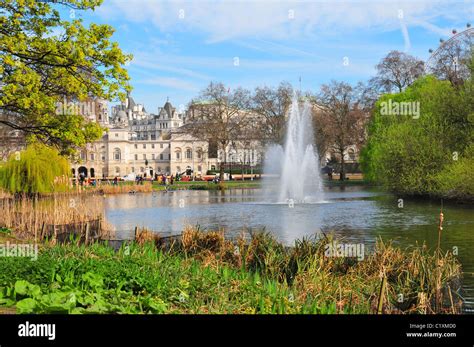 St James' Park, London Stock Photo - Alamy