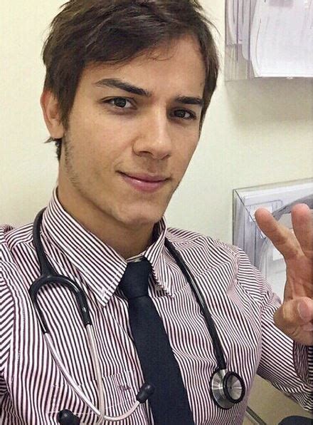 20 Hot Male Doctors Who Will Make You Want To Get A Check Up