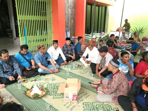 Sedekah Bumi Desa Sidojangkung Diwarnai Kirab Tumpeng Gunungan Raksasa