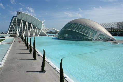 Valencia Spain - guide to Valencia Spain hotels etc.