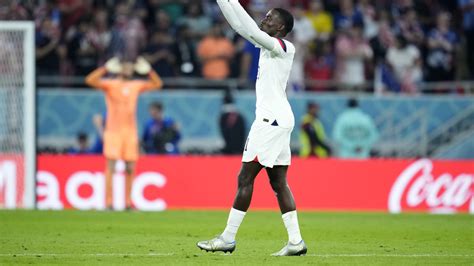 Pelé felicita a Timothy Weah por su gol ante Gales