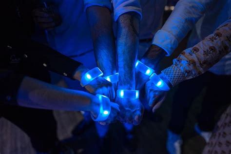 Ch Revela O Tecnol Gico Pulseiras Do Coldplay Reinventam Eventos