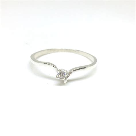 ANILLO DE PLATA EN V CON CUBIC BlueMoon Joyas