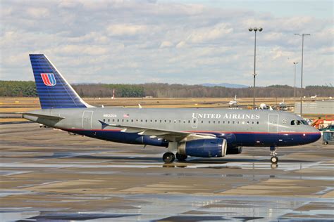 United Airlines N832UA Airbus A319 131 Msn 1321 08 Januar 2007