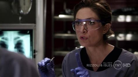 Rizzoli And Isles 1x03 Sympathy For The Devil Maura Isles Image 14212511 Fanpop