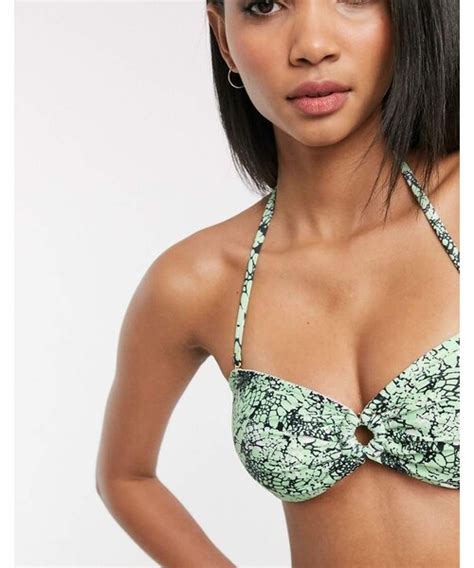 Vero Moda のVero Moda bandeau bikini top with ring detail in green