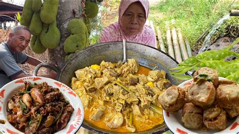 Gulai Nangka Daging Sapi Telur Puyuh Cumi Balado Cabe Hijau Tahu