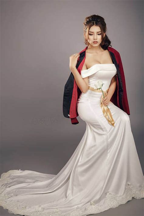 Ban gai Phan Manh Quynh Vơ ngươi ta hơn ca hot girl Chuyên Cua Eva