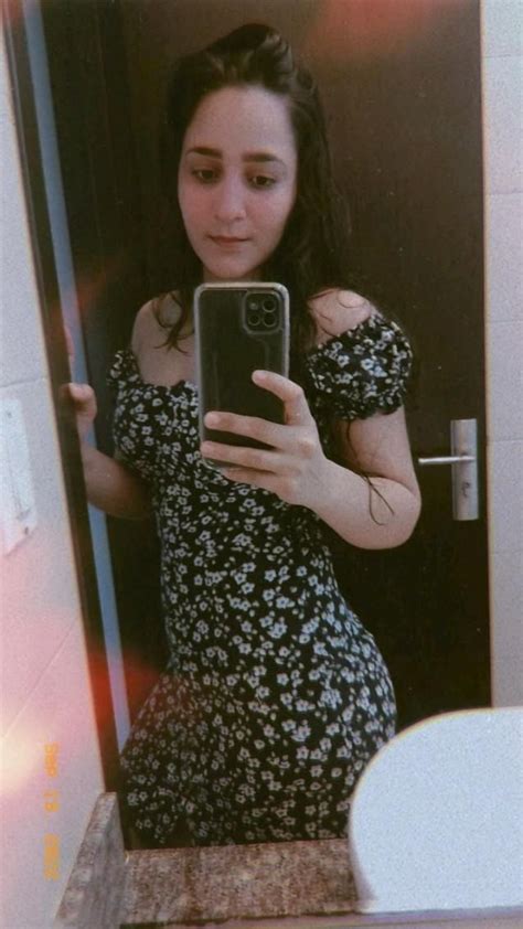 Siéntete Bella Siempre Mirror Selfie Selfie Scenes