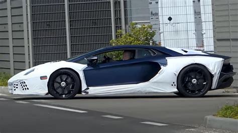 Lamborghini Aventador SJ Video Spia Motore Uscita Ultime News