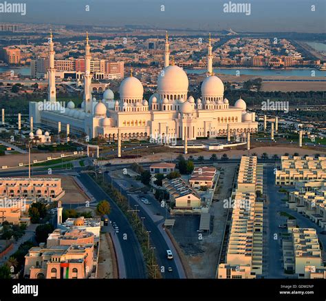 Sheikh Zayed Grand Mosque in Abu Dhabi aerial view Stock Photo - Alamy