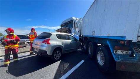 Sainte Marie Accident Spectaculaire Entre Un Poids Lourd Et Une