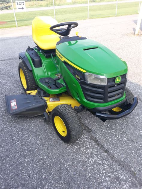 John Deere S170 riding mower | Lawnmowers & Leaf Blowers | Ottawa | Kijiji