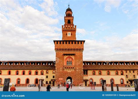 Castillo De Sforza Castello Sforzesco Imagen De Archivo Editorial