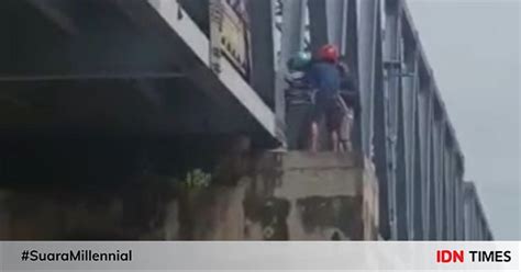 Video Penyelamatan Wanita Bawa Anak Hendak Loncat Viral