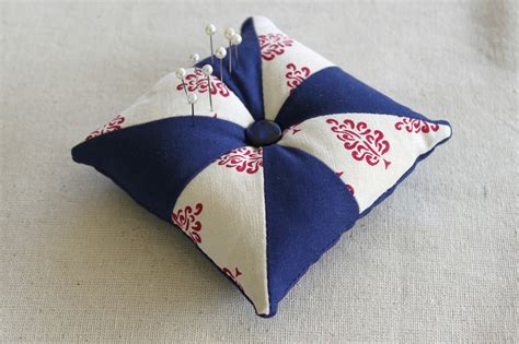 Sew Delicious Pinwheel Pin Cushion Mini Tutorial