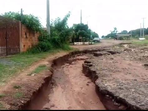 VÍDEO ruas do Nova Lima são levadas pela chuva e moradores cobram