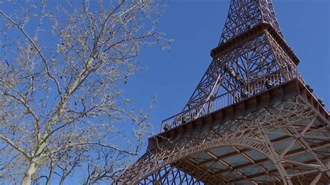 Paris Te Ikinci Eyfel Kulesi In A Edildi