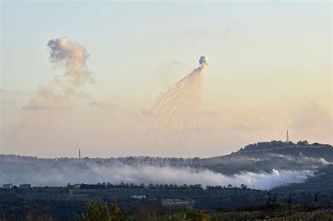 Exército Israelita Ataca Posições do Hezbollah no Sul do Líbano oRegiões