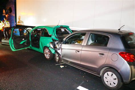 Autobrand Und Auffahrunfall Am Stauende N Chtliches Chaos Auf Der A