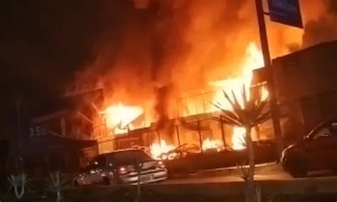 Incendio En El R Mac Im Genes De C Mo Quedaron Los Puestos De Venta