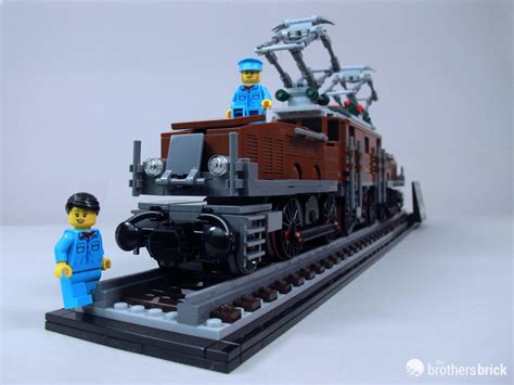 LEGO 10277 Crocodile Locomotive [Review] | The Brothers Brick | The ...