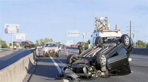 Choque Y Vuelco En La Autopista Buenos Aires La Plata