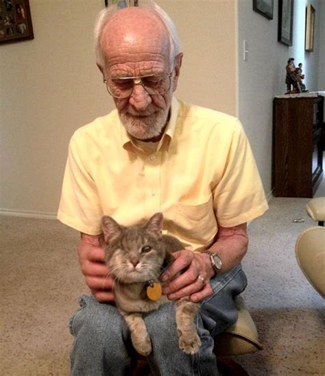 One Eyed Cat Adopted by Grandpa Who Can Only See Through One Eye - Love Meow