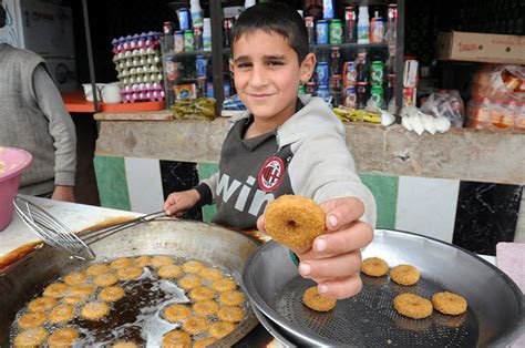 Un Cuts Food Aid To Syrian Refugees In Turkey Daily Sabah