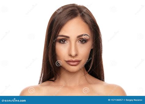 Sluit Het Portret Van Een Meisje Met Een Brunette Nude Model Af Met Een Professionele