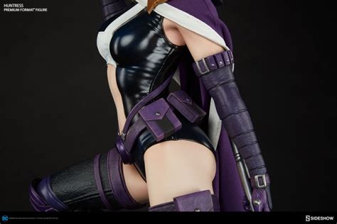 Huntress Dc Comics Premium Format Statue Piece Hunter Swiss