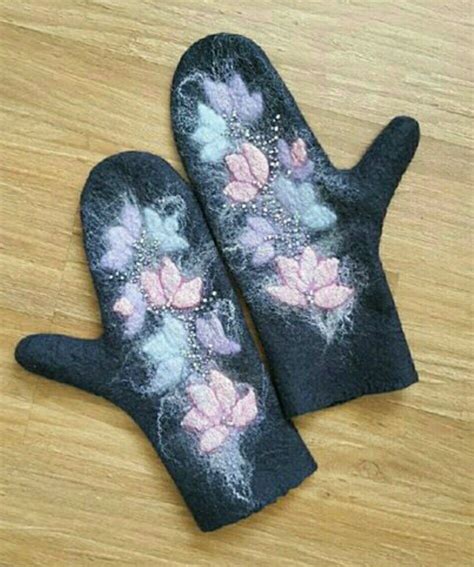 Pin by татьяна якименко on felt mittens | Felted slippers, Handmade ...