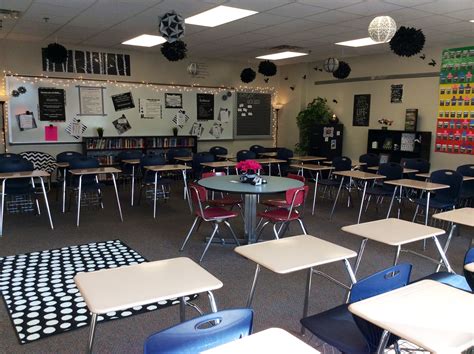 My black and white classroom has been so much fun this year! I'm really ...