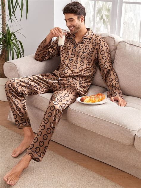 Men Satin Allover Letter Graphic Pj Set Lounge Wear Men Loungewear